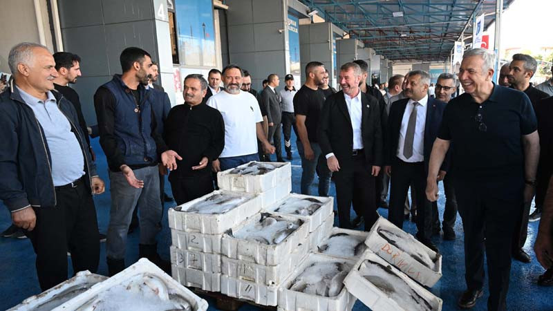Ankara'da Balıkçılar Sezonu Mansur Yavaş İle Açtı