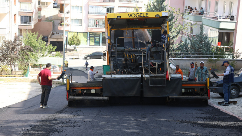 Mamak'ta Asfaltlama Çalışmaları Devam Ediyor