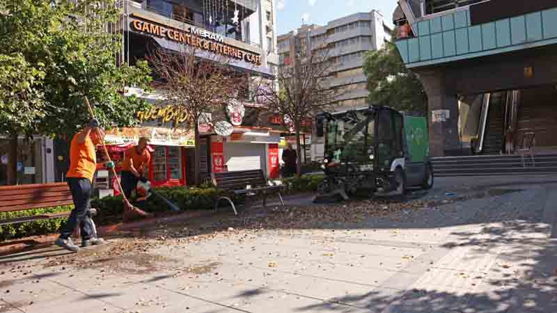 Çankaya Belediyesi'nden Sakarya Caddesi'nde Temizlik