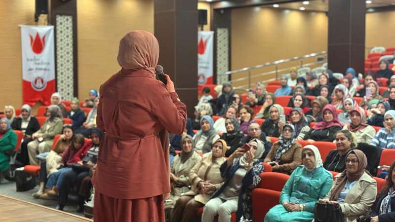 Sincan'da Kadın Kadına Aile Sohbetleri
