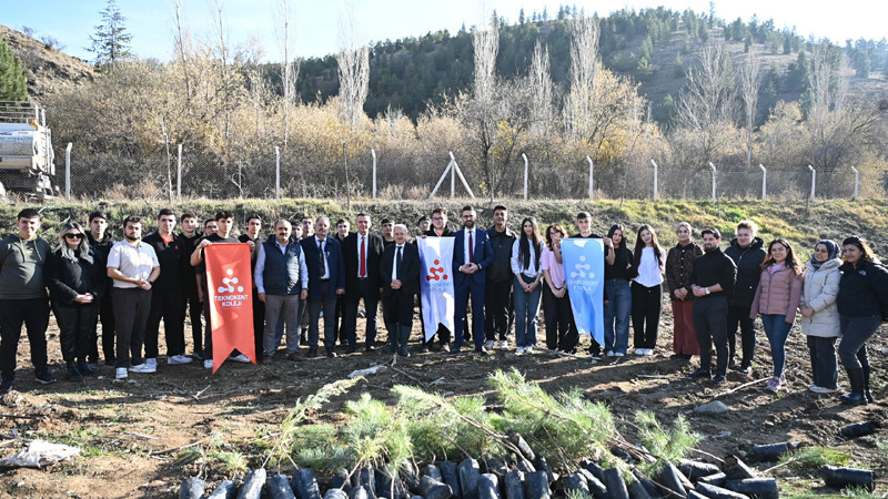 Mamak Ekolojik Köyü'nde Fidan Dikimi
