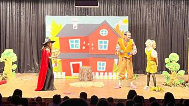 Sincan'da Tiyatro Dolu Günler Devam Ediyor