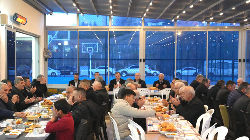 Çubuk'ta Muhtarlar ve Aileleri İftarda Bir Araya Geldi