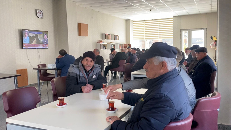 Ankara'nın Bu İlçesinde Emekliye Çay Ücretsiz