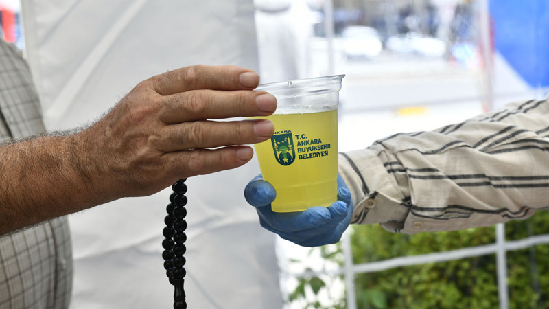 Ankara'da Ücretsiz Limonata ve Su İkramı