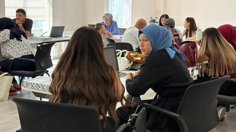 Sincan Belediyesi Üniversite Adaylarının Yanında