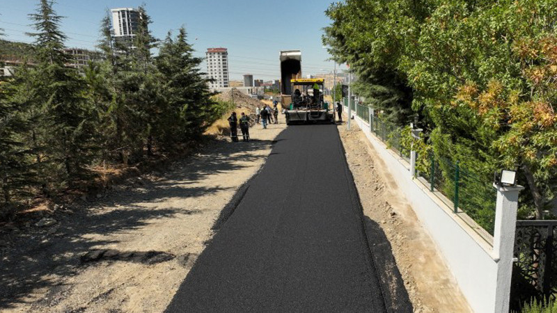 Bağlıca'da Kaldırım ve Asfalt Çalışması