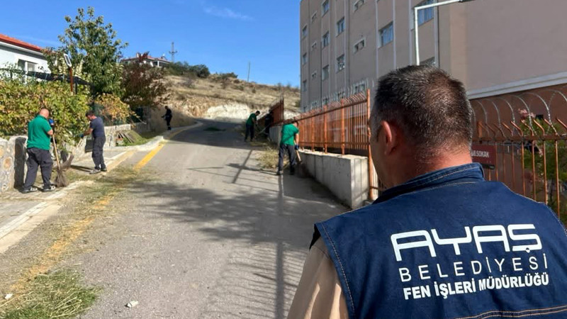 Ayaş'ta Temizlik Çalışmaları Aralıksız Devam Ediyor